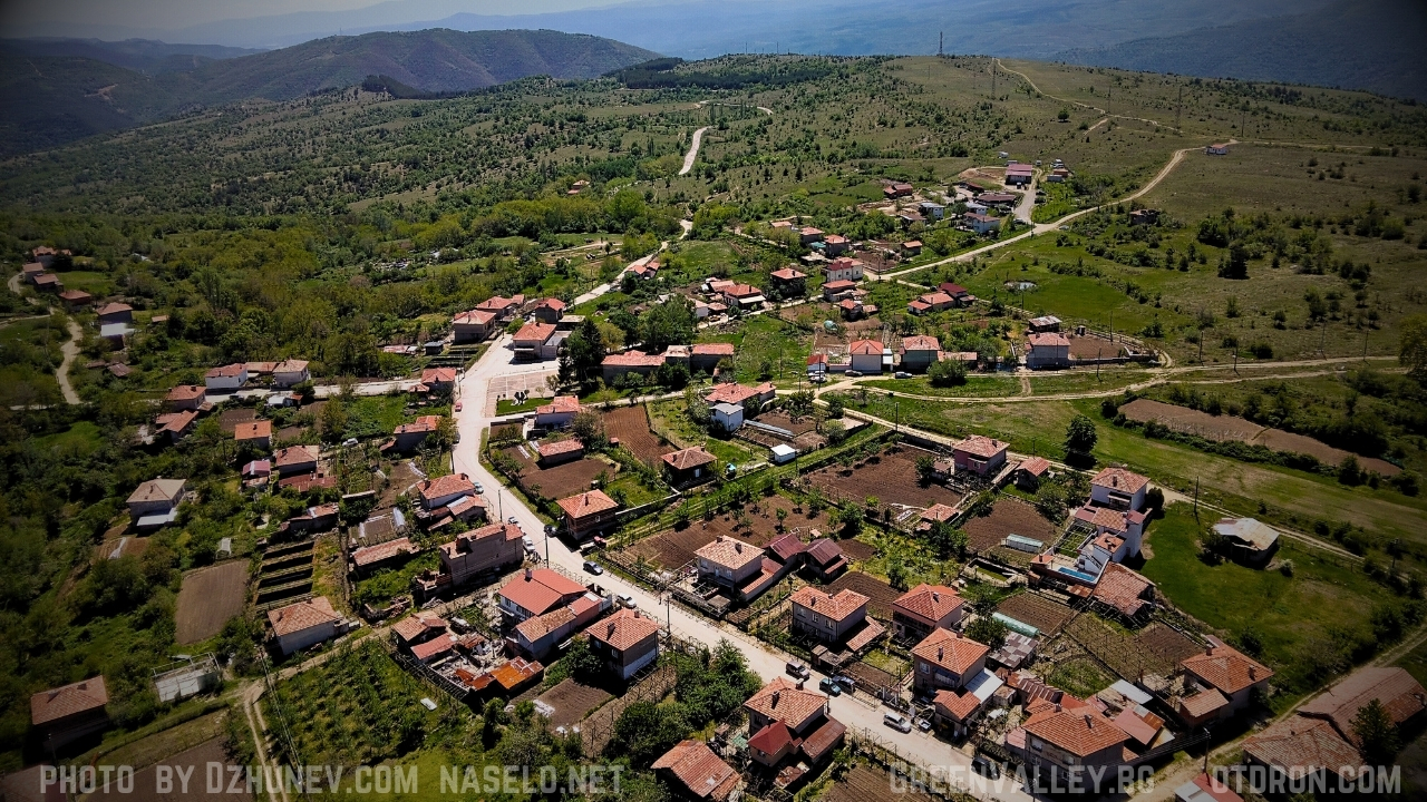 Stara Kresna Aerial View – село Стара Кресна – кадри от птичи поглед Stara Kresna Aerial View – село Стара Кресна – кадри от птичи поглед